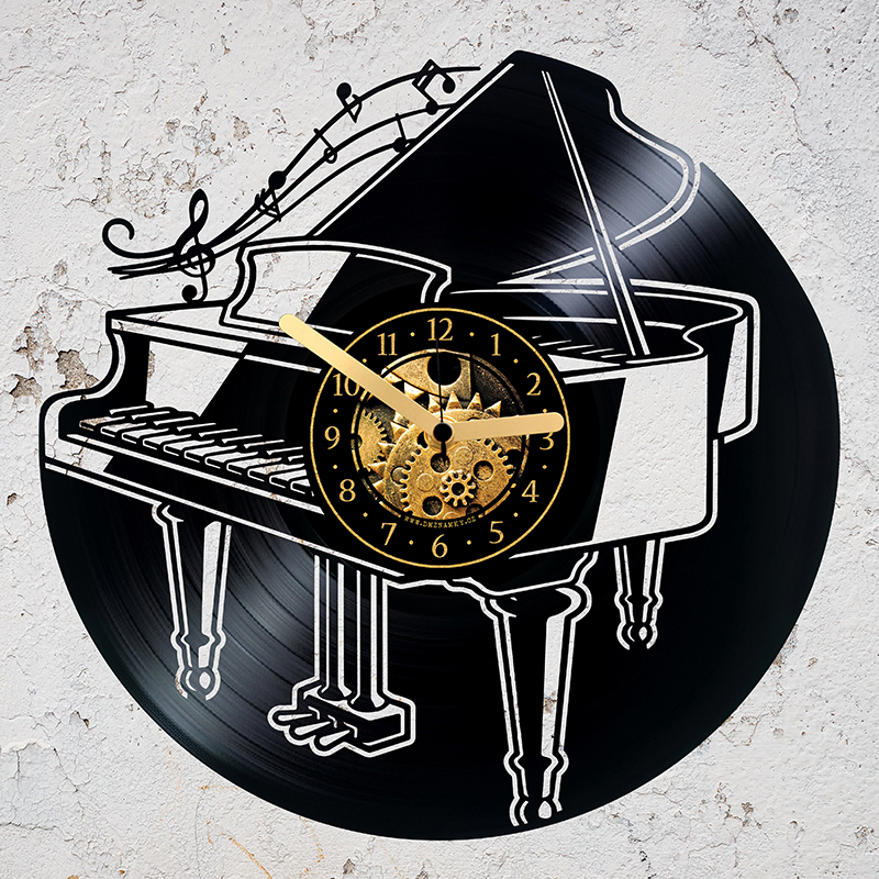Hodiny Piano