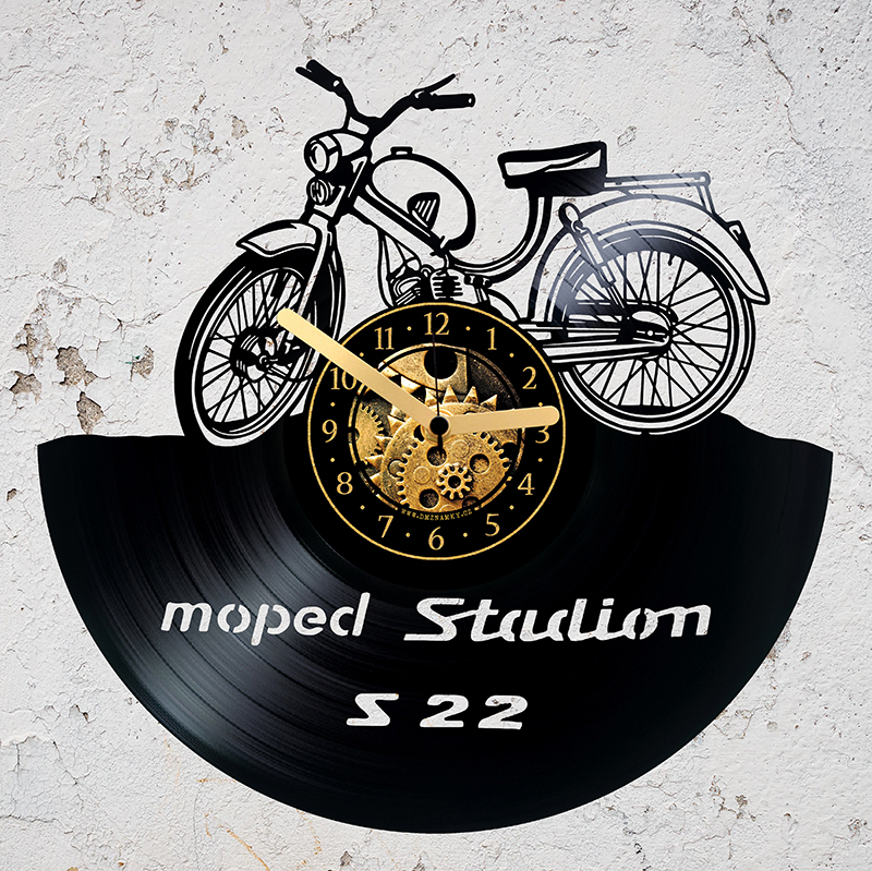 Hodiny Stadion 22